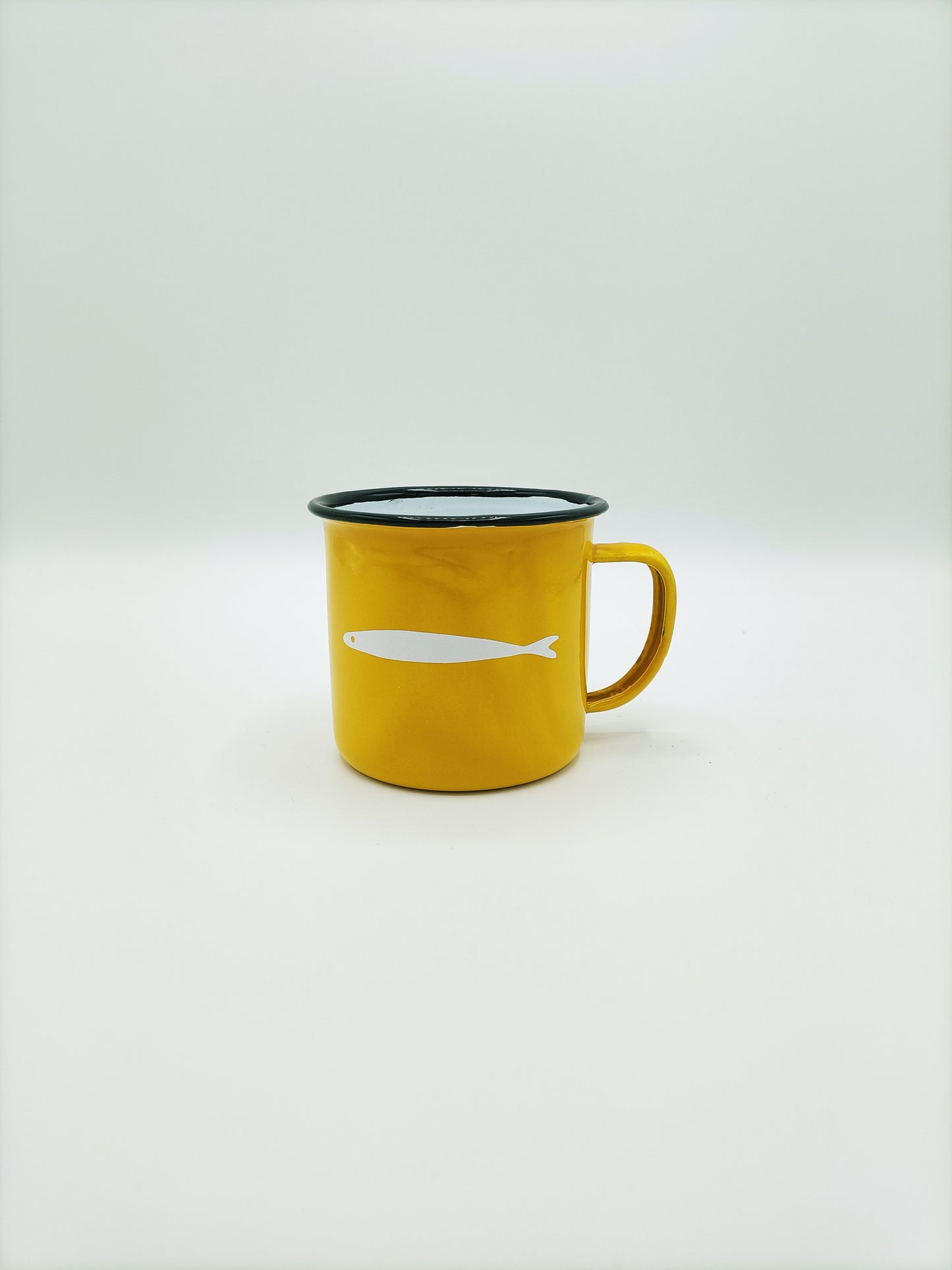 Mug in metallo smaltato vintage